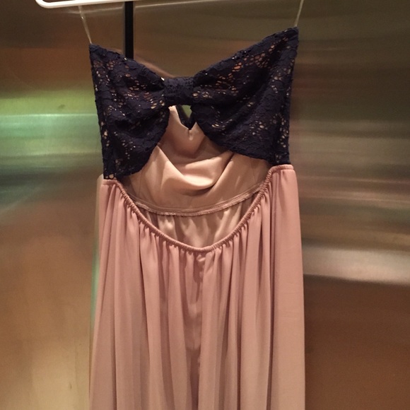 Beautiful formal dress - Picture 2 of 4