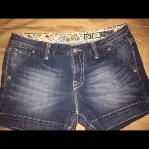 Miss Me Shorts, size 30.  Excellent condition!