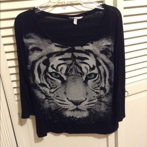 Tiger graphic tee