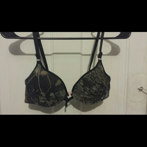 Camo bra. NWOT Mossy Oak