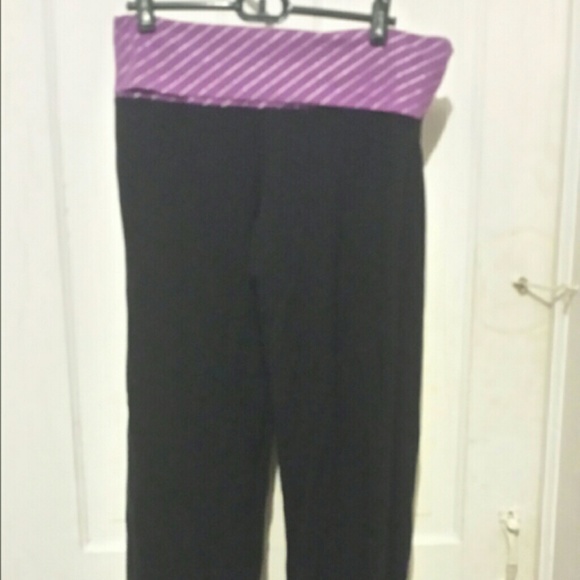 SO boot cut yoga pants. Never worn.