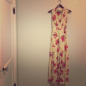 beautiful and colorful floral maxi 🍹