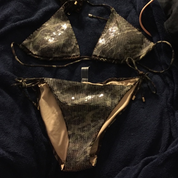 camo bikini