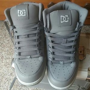 Gray DC shoes size8