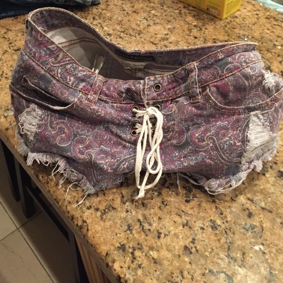 Billabong shorts. Lite hearted