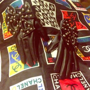 Studded bow half gloves!