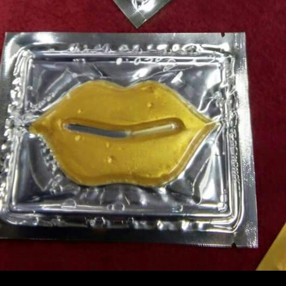 Golden lips collagen mask Authentic.