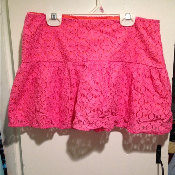 Lilly Pulitzer lace mini skirt