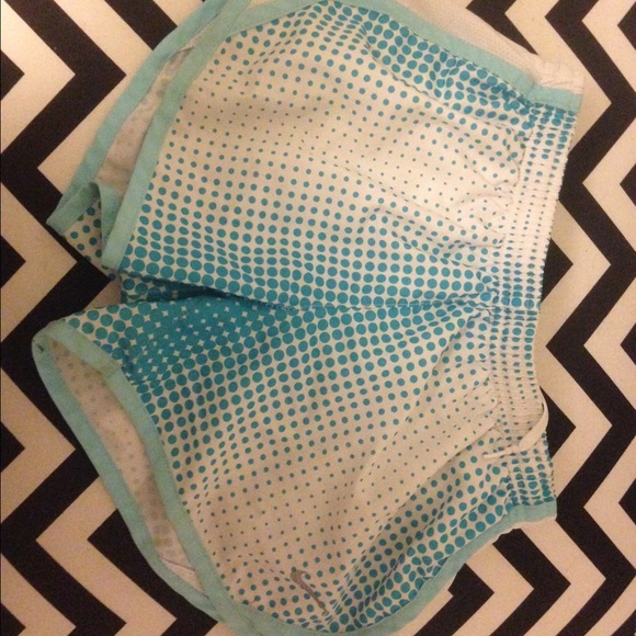 Nike shorts - Picture 1 of 3