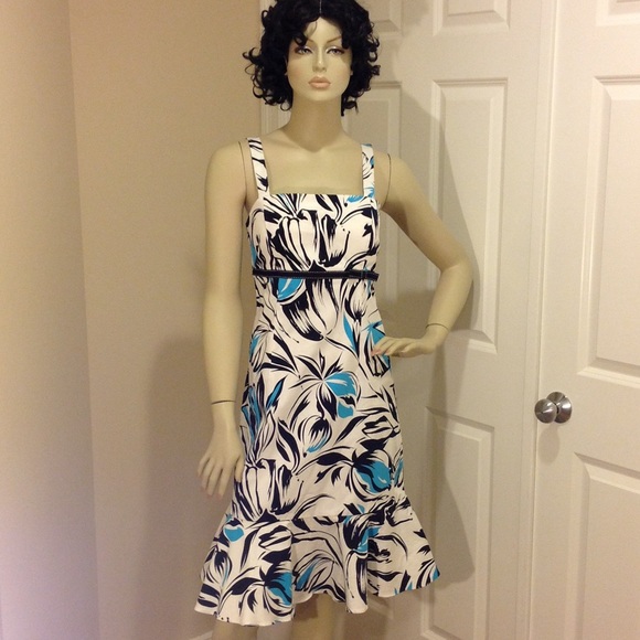 Dress Barn Dresses & Skirts - 💞 Summer dress with a flirty skirt