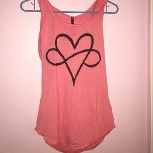 Heart shirt with a hood on the back