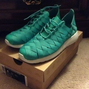 **LIMITED EDITION 2013** NWT Nike Rosherun Woven