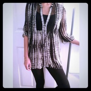 💲Long black and white top