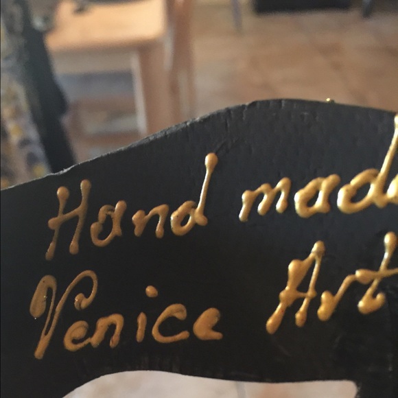 MASK - Picture 2 of 2