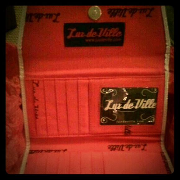 Lux Deville White Sparkly Wallet