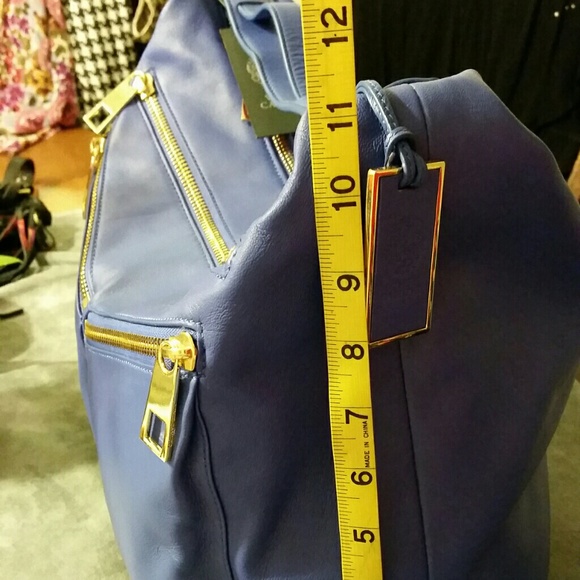 **CAN comment, but do not buy YET** ❤NWT Vince Camuto Soft Celia Leather Bag❤ - Picture 4 of 4