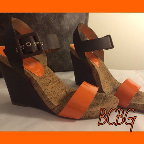 BCBG Shoes - BCBG brown & tangerine wedges☀️☀️