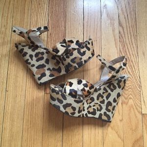 NWOT Steve Madden Leopard Wedges