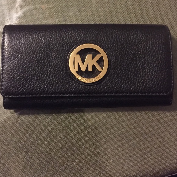 Michael kors wallet