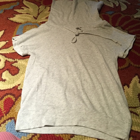 Gap large collar gray/white top