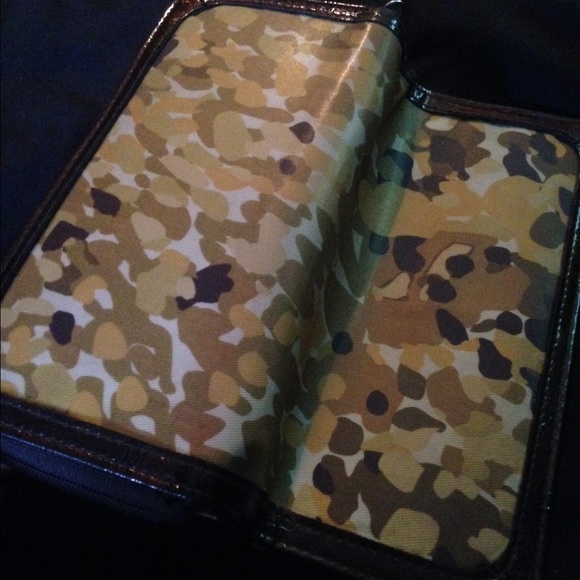 Wallet - Picture 2 of 4
