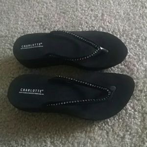 Free with purchase!! Platform casual flip flops