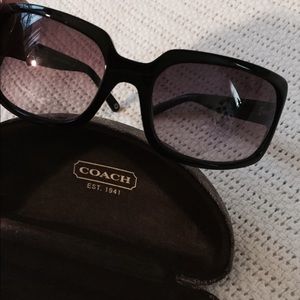 Coach sun glasses