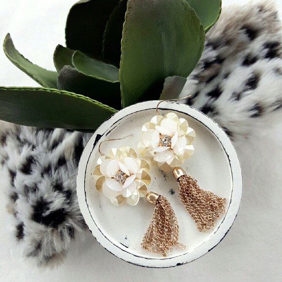 earrings | vintage rose tassels - Picture 3 of 7