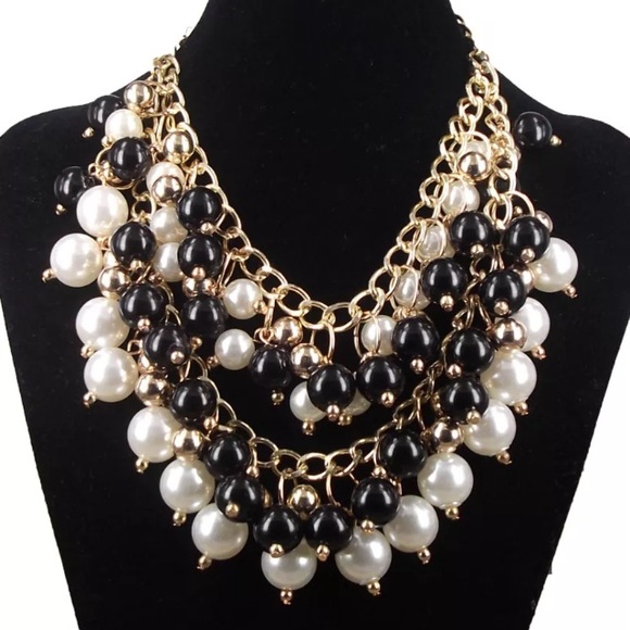Boutique Jewelry - New❗️ Gorgeous Statement Necklace❗️