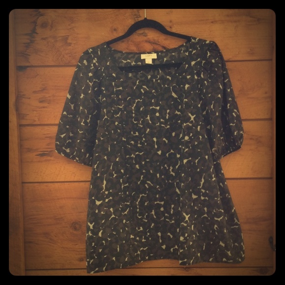 Loft short sleeve camo print blouse