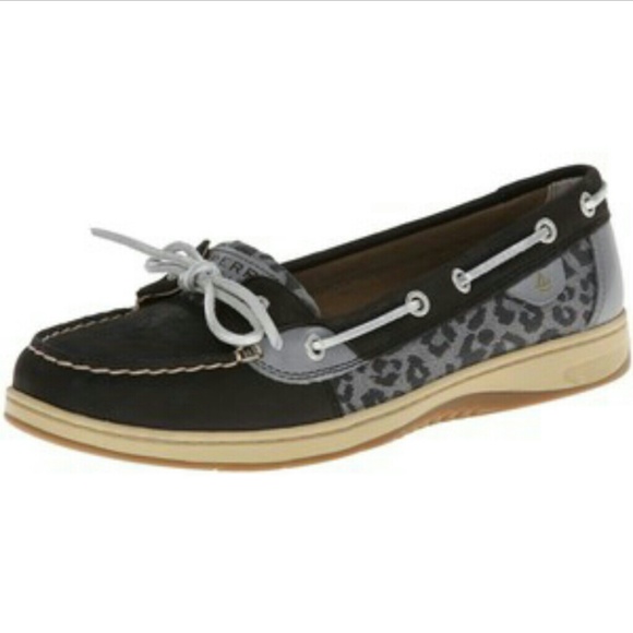 Size 7.5 Sperry shoes; New in box