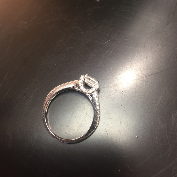 CZ ring - Picture 3 of 3