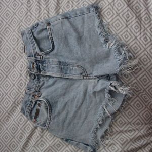 Adorable Calvin Klein high waisted shorts!