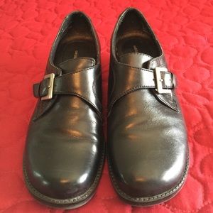 Black shoes Black shoes