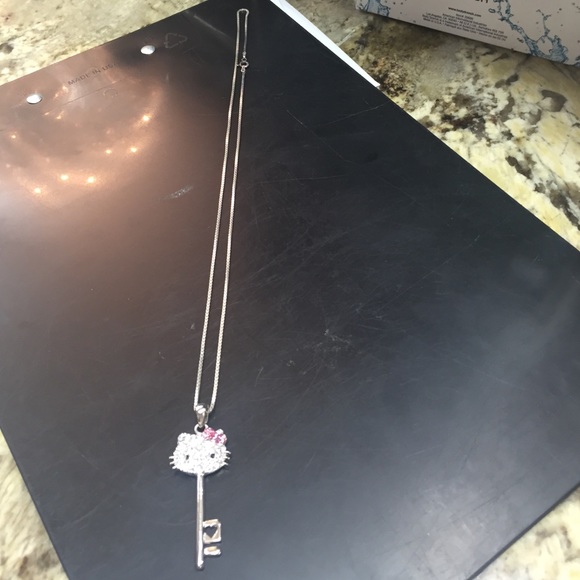 Hello kitty necklace