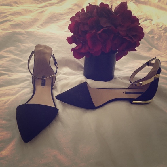 Zara blk suede w/ gold straps flats size 39