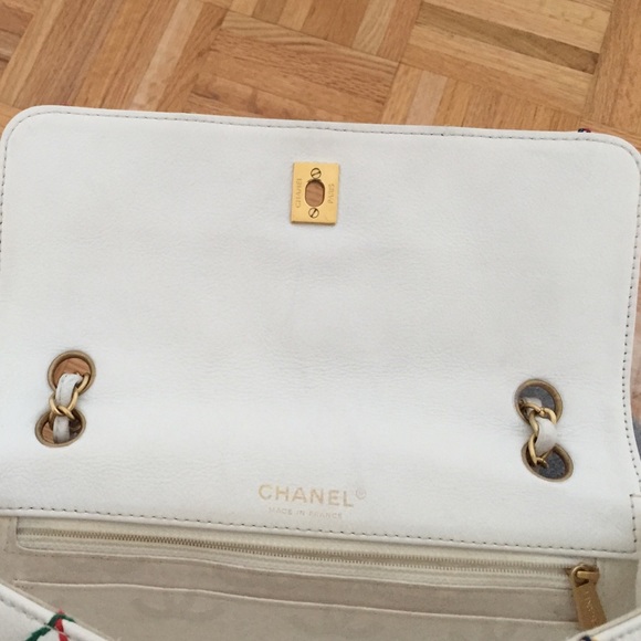 SOLD!!!! Chanel white multicolor surpique bag GHW - Picture 4 of 4