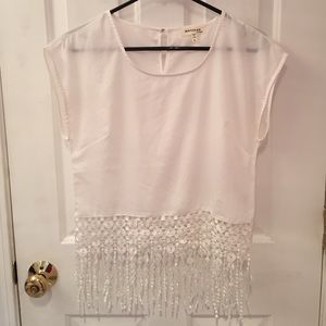 White Short Sleeve Top With Bottom Design