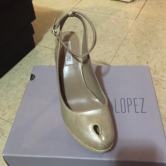 Jennifer Lopez gently used heel so comfortable - Picture 2 of 3