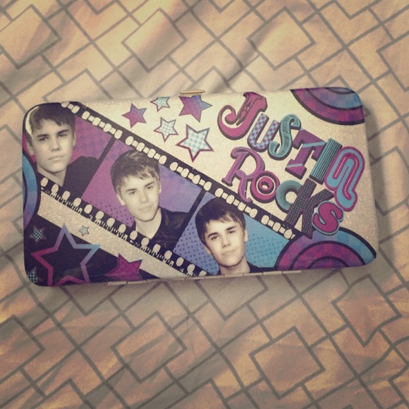 Justin Bieber wallet