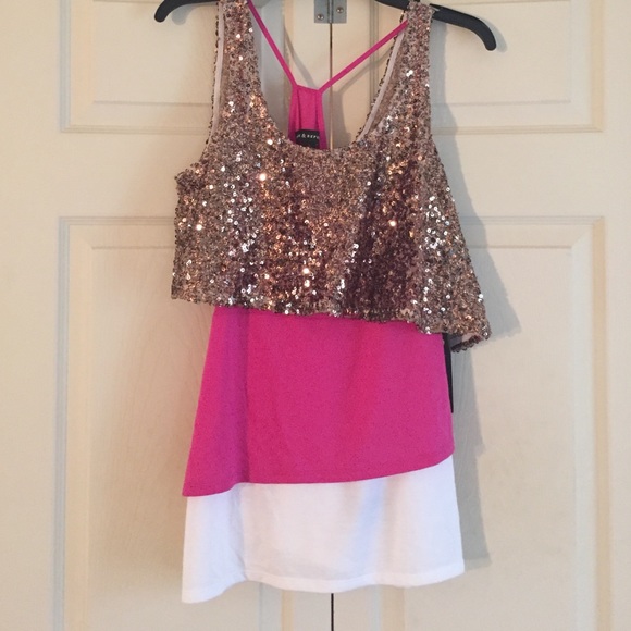 Rock & Republic tiered tank