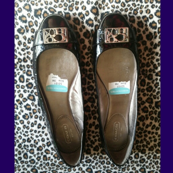 * COACH * Beautiful Ballet Flats * - Picture 2 of 4