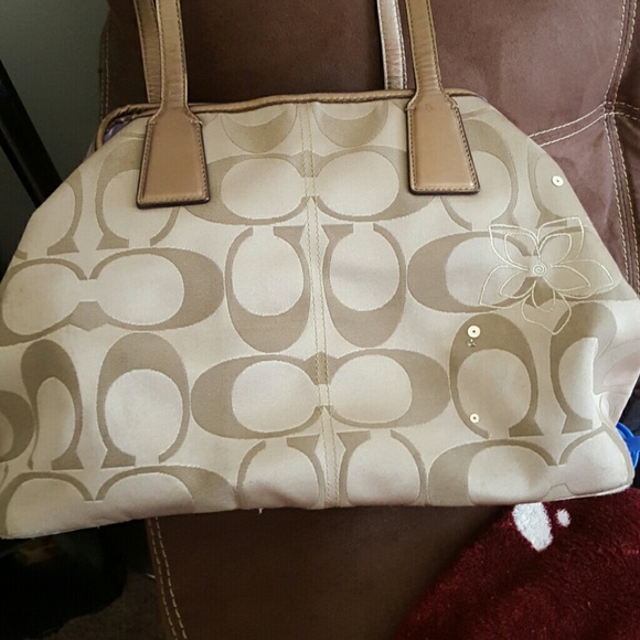 ⬇⬇💲 Coach Hamptons 10th anniversary bag 🌹😙 - Picture 4 of 4