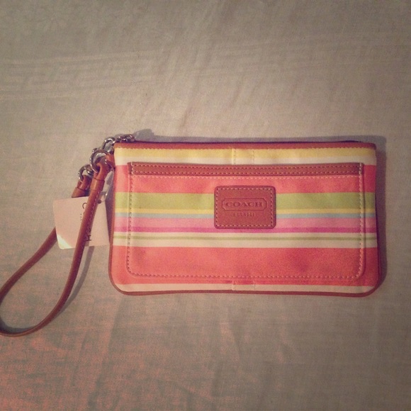 NEW Coach Wristlet! MAKE ME AN OFFER