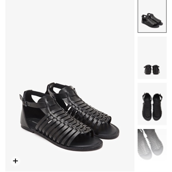 NEW: F21 Black Sandal - Picture 3 of 4