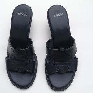 SOLD 🌸Leather black sandals slides shoes size 7