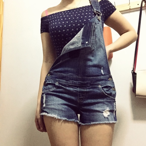 Guess overalls small