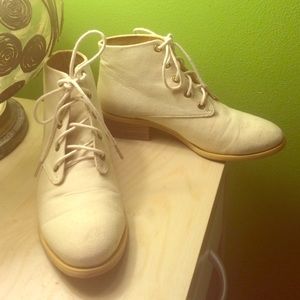 "Kimchi Blue" Urban Outfitters ankle boots