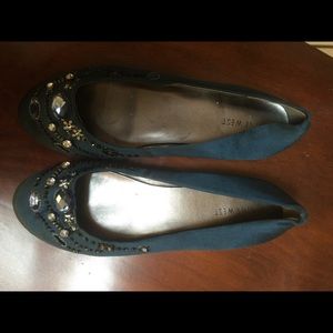 Nine West embellished flats