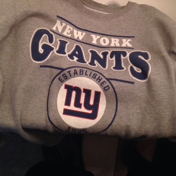 Retro NY giants crew neck.